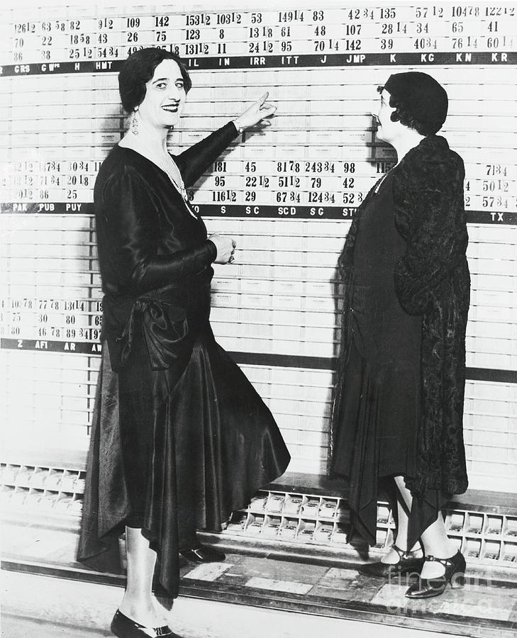Women At New York City Stock Exchange Photograph by Bettmann