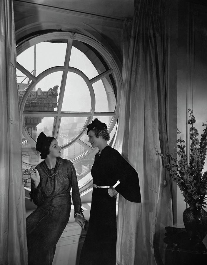 Women By A Circular Window At The St. Regis Hotel Photograph by Edward Steichen