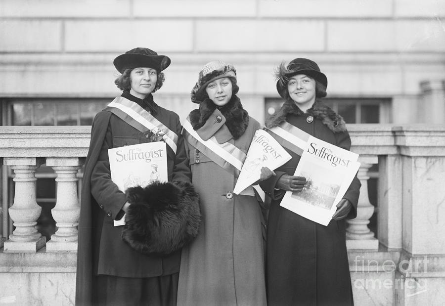 Women Holding The Suffragist Photograph by Bettmann