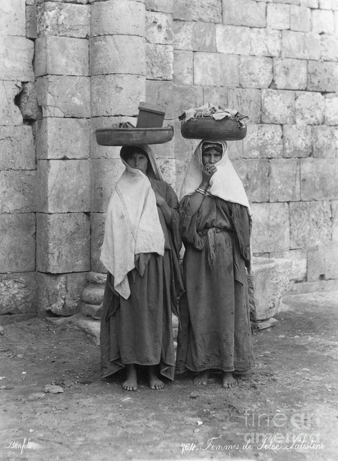 Women Of Palestine Photograph by Bettmann