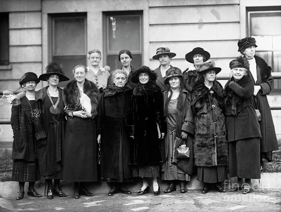 Women Of The World Arms Affairs Photograph by Bettmann | Fine Art America