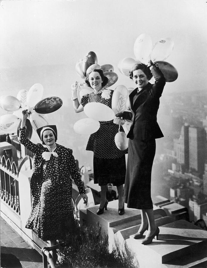New York City Photograph - Women on Rockefeller Center Observation Deck by Mansell Collection