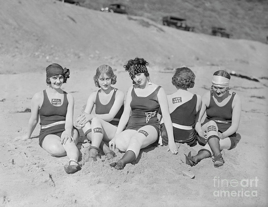 Women Showing Names Sunburned Photograph by Bettmann