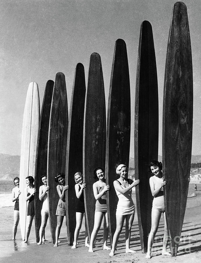 Women With Surf Paddleboards Photograph by Bettmann