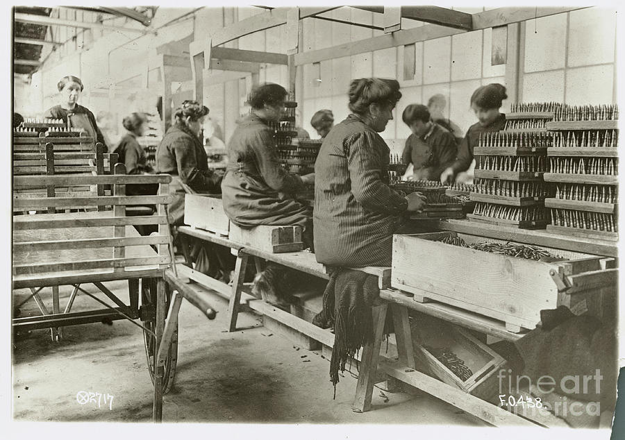 Women Workers Photograph by Bettmann