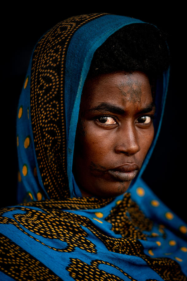 Woodabe Woman Niger Photograph by David Dhaen - Fine Art America