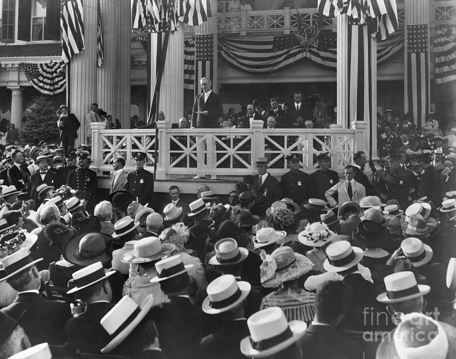 Woodrow Wilson Giving Speech From Podium Photograph by Bettmann