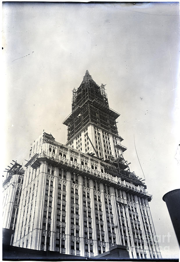 Woolworth Building Partially Constructed Photograph by Bettmann