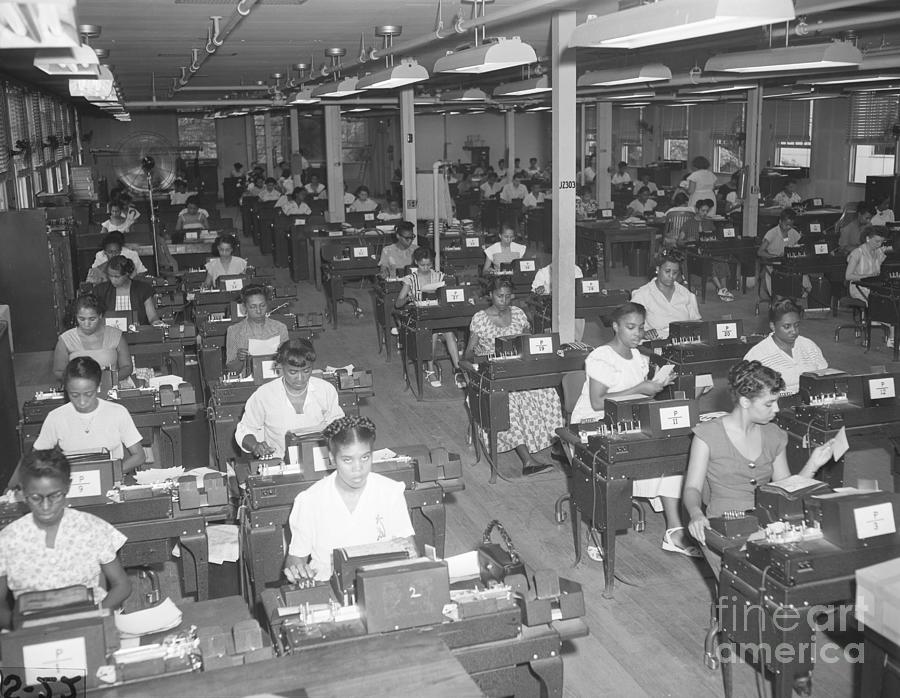 Workers In Large Room Typing,making Card Photograph by Bettmann