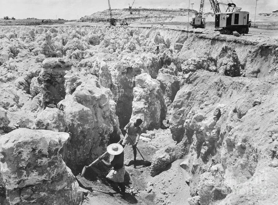 Workers Working At Phosphate Photograph by Bettmann