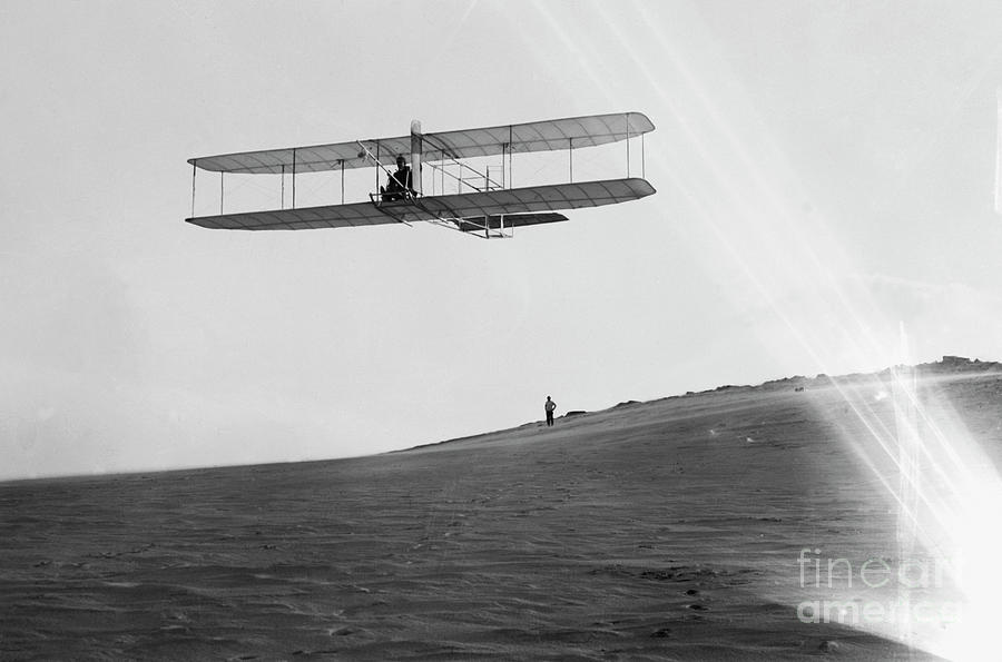 Wright Brothers Glider In Flight Photograph by Bettmann