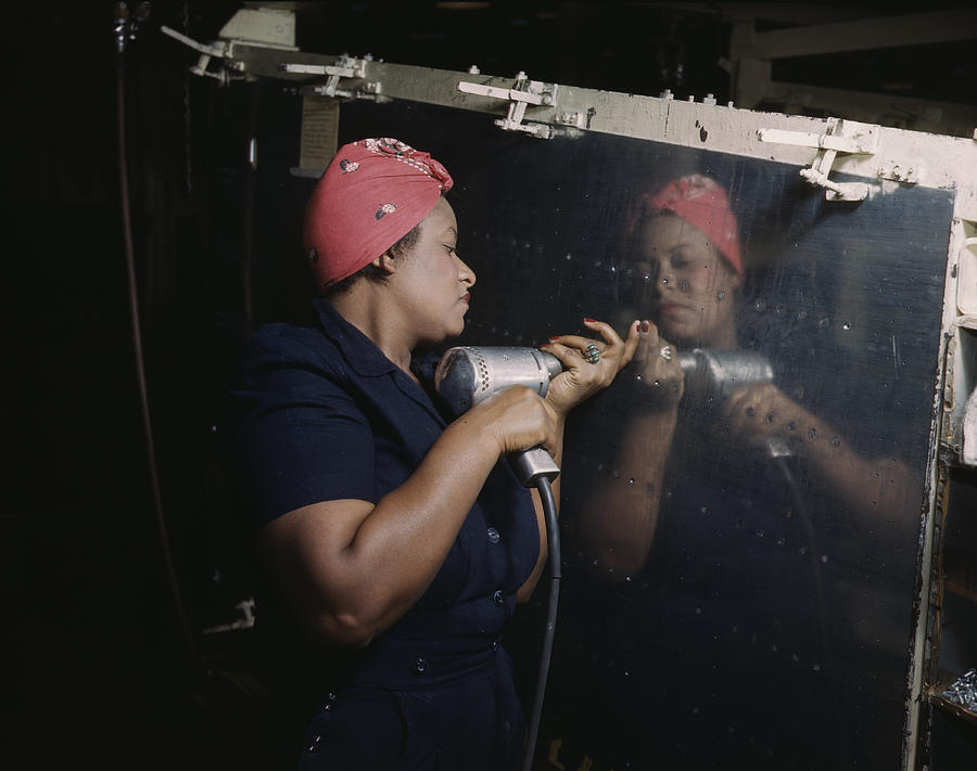 Wwii, Woman Worker, Vengeance Dive Photograph by Science Source