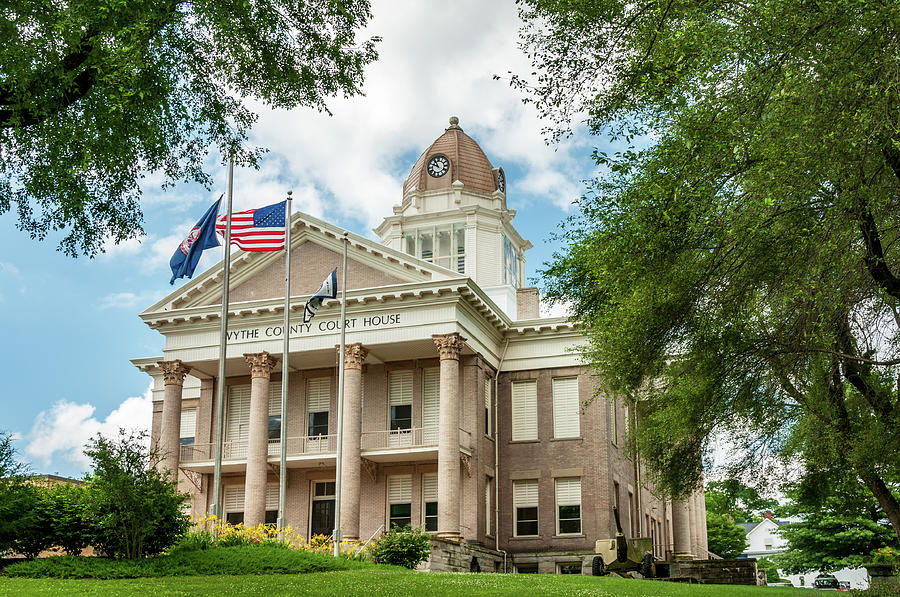 Wythe County Courthouse, Wytheville, Virginia Photograph by Mark ...