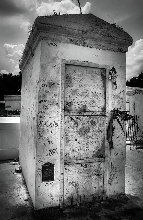 Xs On Laveau In Black and White Photograph by Greg and Chrystal Mimbs
