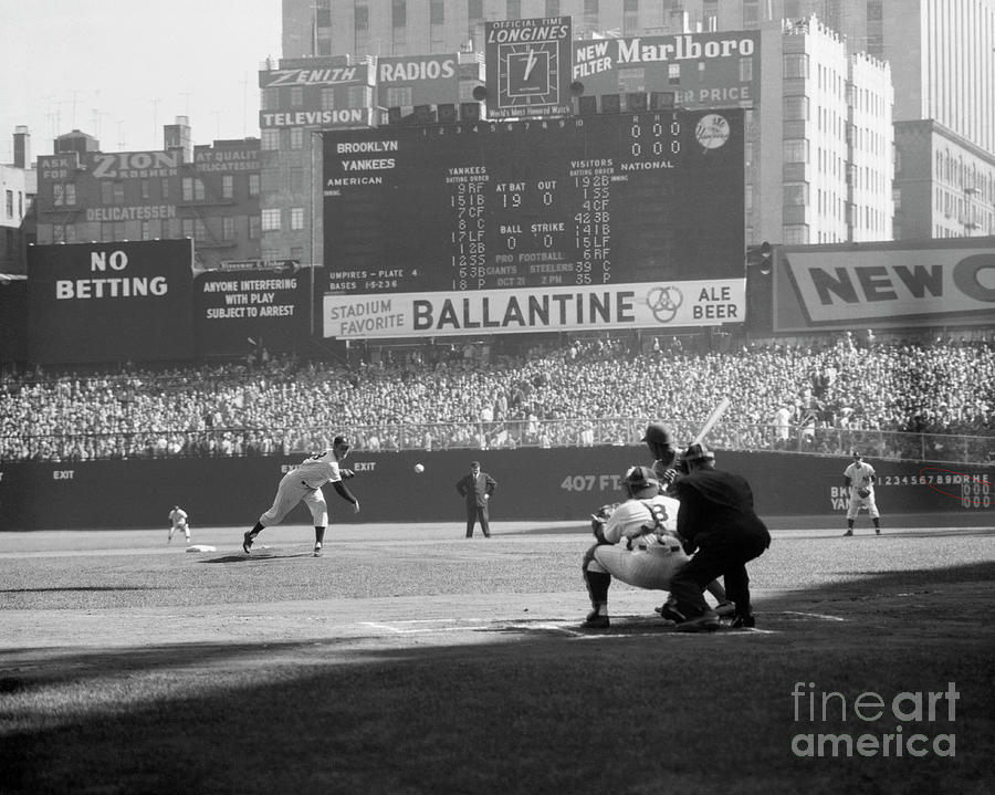 Yankees During World Series Photograph by Bettmann