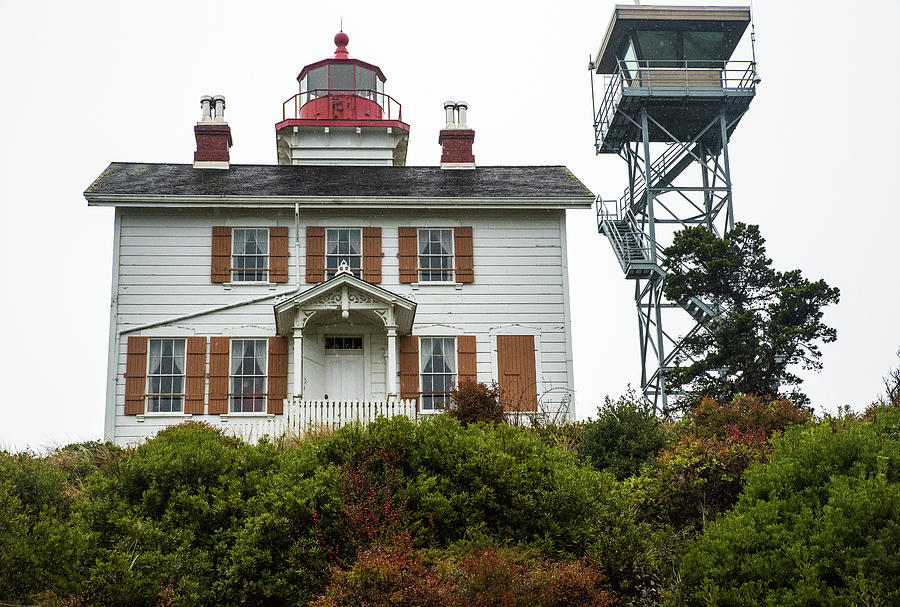 Yaquina Bay Lighthouse Photograph by Tom Cochran