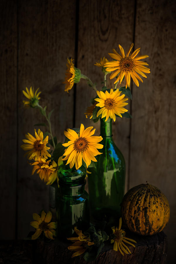 Still Life Photograph - Yellow by Ummu Nisan Kandilcioglu