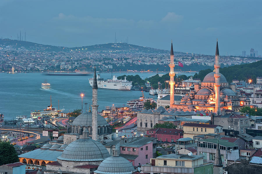 Architecture Photograph - Yeni Camii by Salvator Barki
