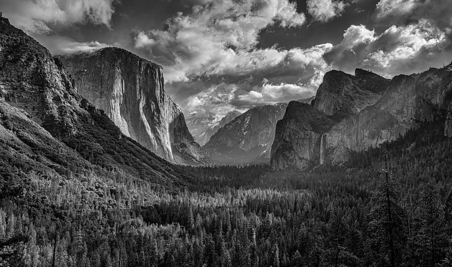 Yosemite National Park Photograph - Yosemite Tunnel View by Ning Lin