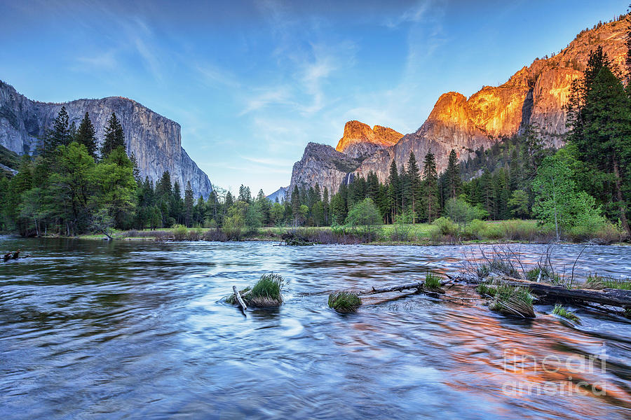 Yosemite Valley Photograph by Colin and Linda McKie