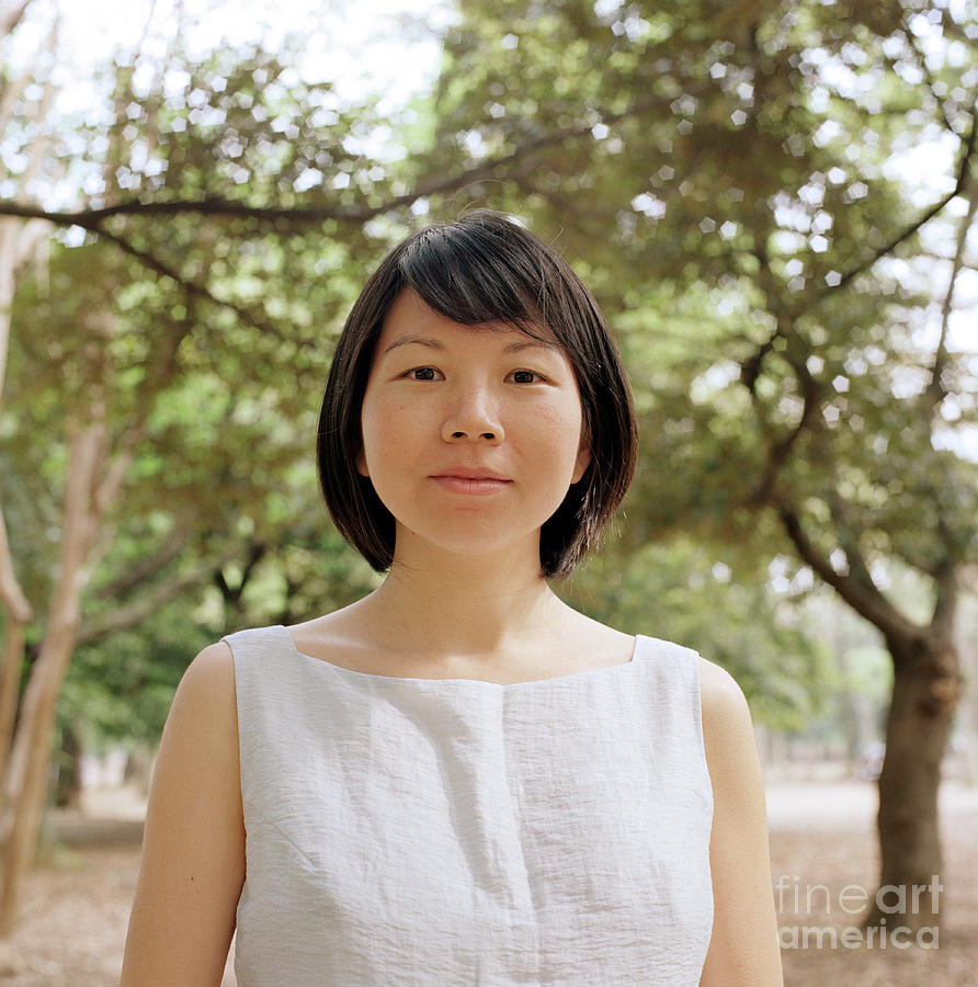 Young woman bust japanese hi-res stock photography and images - Page 3 -  Alamy