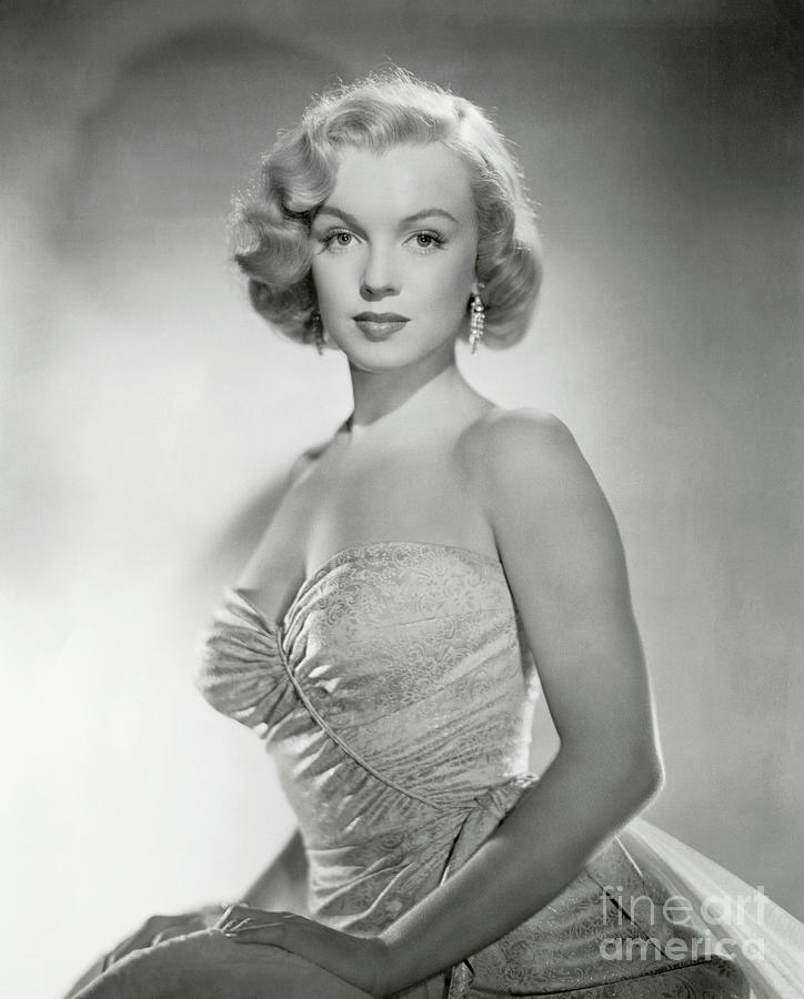 Young Marilyn Monroe Photograph by Bettmann