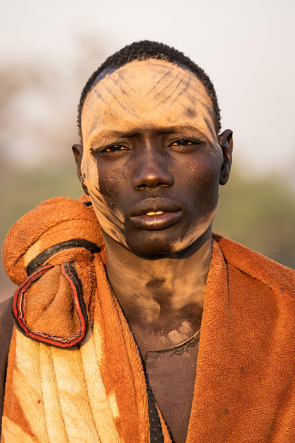 Young Mundari Portrait Photograph by Héctor Ruiz Golobart - Pixels