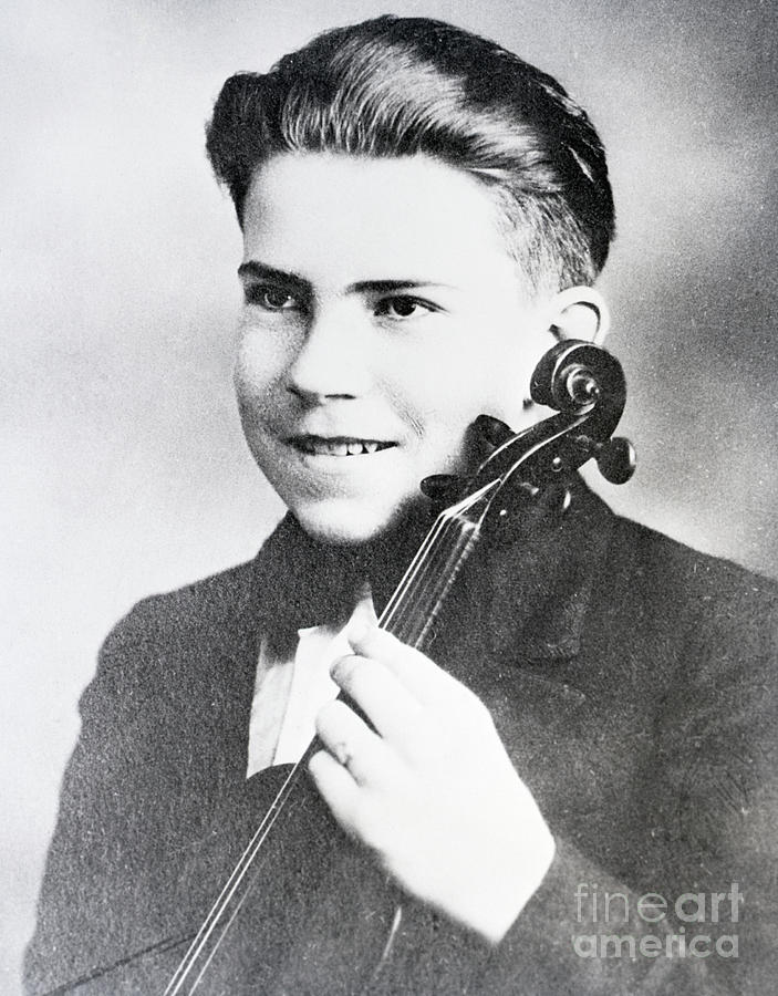 Young Richard Nixon With Violin Photograph by Bettmann