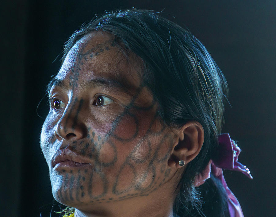 A Yindu Chin woman with face tattoos in Kanpetlet, Myanmar. The tribal Chin  women had their faces tattooed when they were around 15 years old Stock  Photo - Alamy