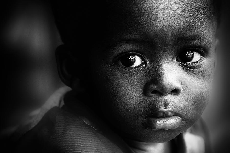 Black And White Photograph - Your Eyes Can Do Everything - Ghana by Sergio Pandolfini