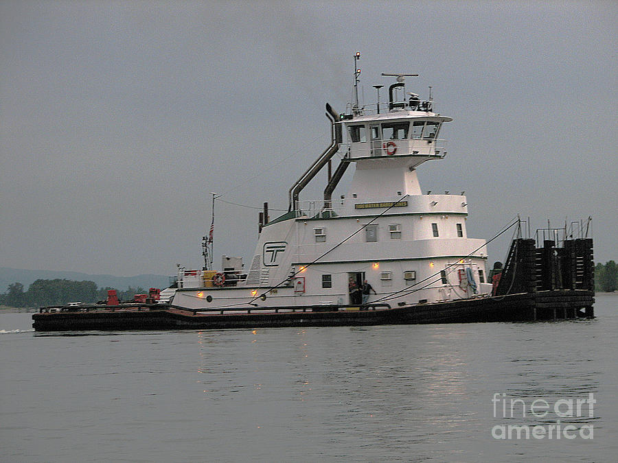 Tug 2 on the Columbia River Photograph by Rich Collins