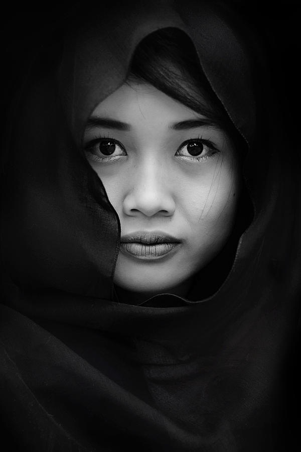 Black And White Photograph - Yuliastuti by Teguh Yudhi Winarno