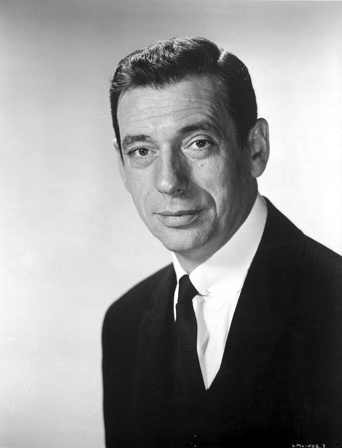https://images.fineartamerica.com/images/artworkimages/mediumlarge/2/yves-montand-movie-star-news.jpg