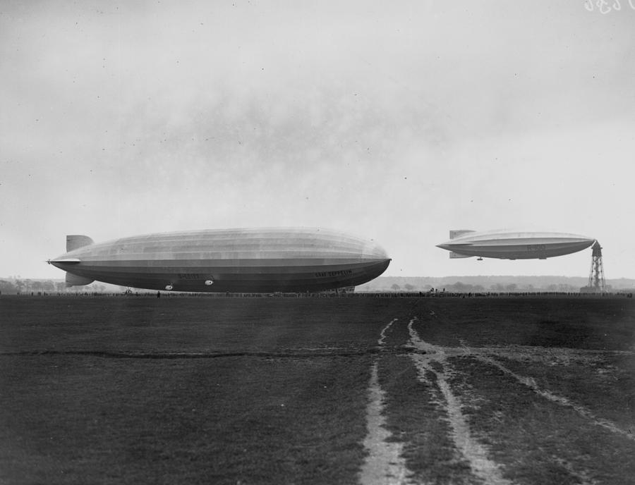 Zeppelin And R100 Photograph by Fox Photos