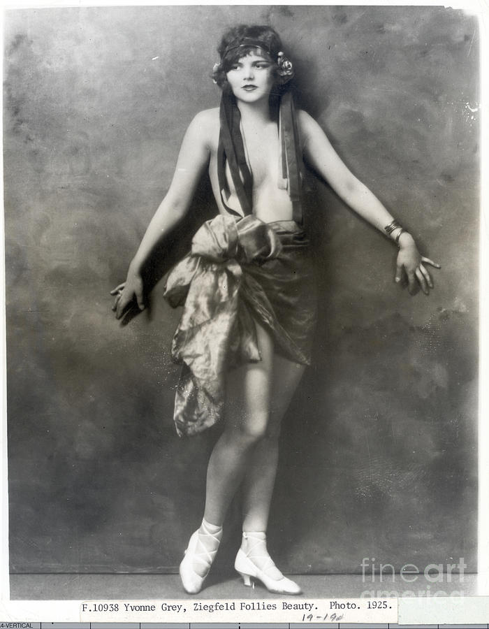 Ziegfeld Follies Showgirl In Pose Photograph by Bettmann
