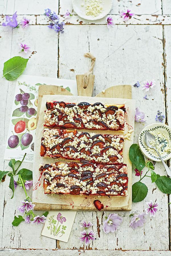 Zwetschgenblootz franconian Damson Cake With Almond Crumbles Photograph by Grossmann.schuerle Jalag