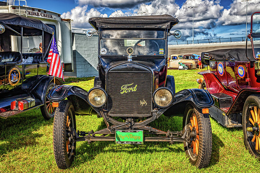 1925 Ford Model T 3 Door Touring Photograph by Gestalt Imagery - Pixels