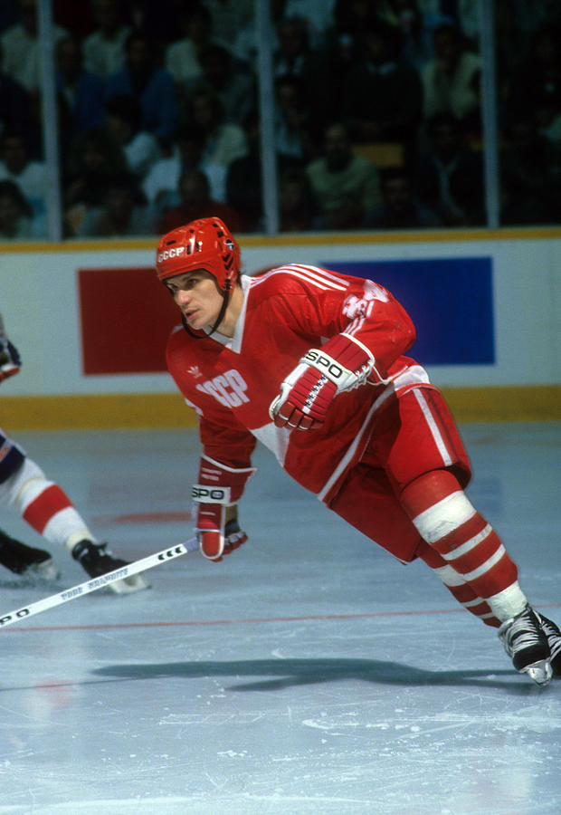 1987 Canada Cup:  Soviet Union v USA Photograph by B Bennett