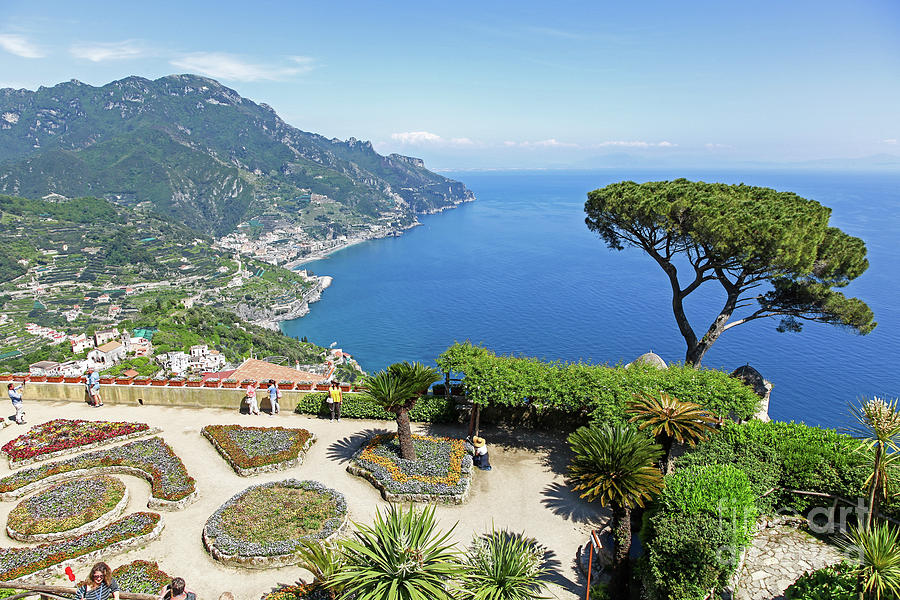 A view of the Amalfi Coast from the formal gardens at Villa Rufo ...