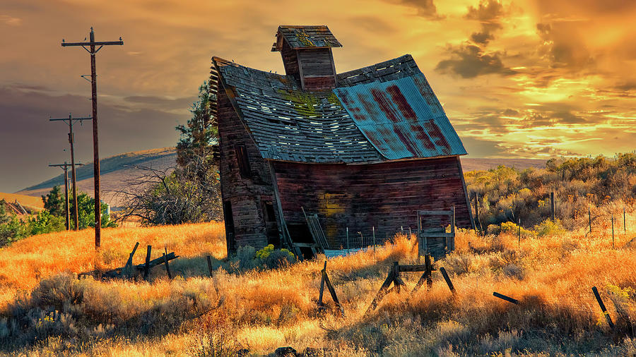 Abandoned Barn Photograph