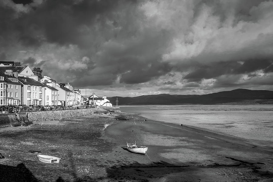 Aberdovey Seafront #1 Photograph by Mark Llewellyn