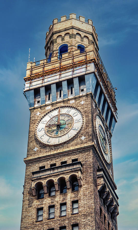 Bromo Seltzer Tower Photograph by Gary Slawsky