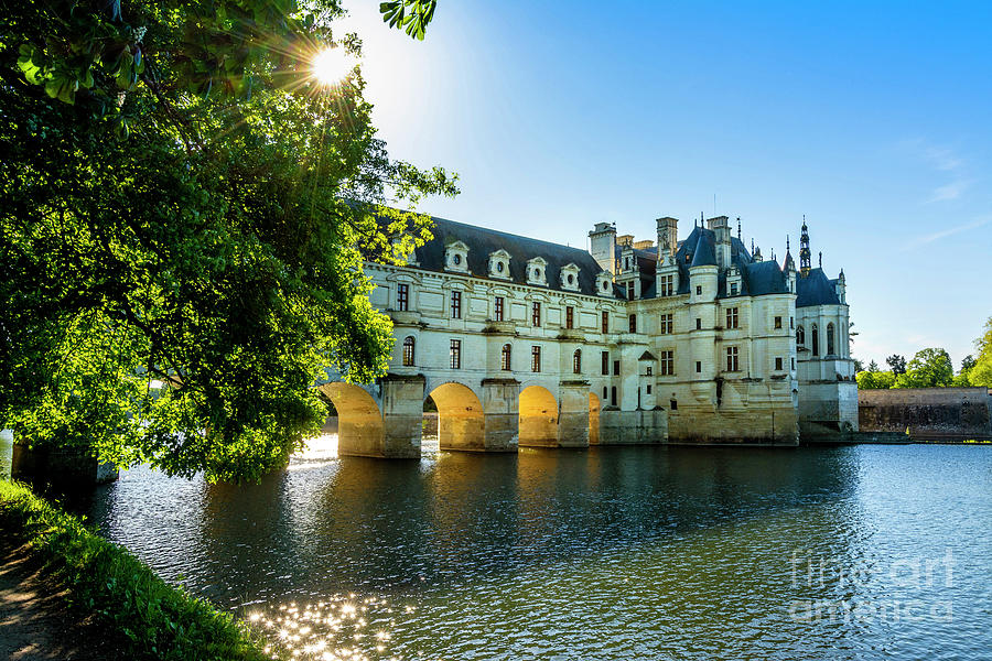 Chenonceau castle spanning the River Cher, Loire Valley, Indre et loire ...