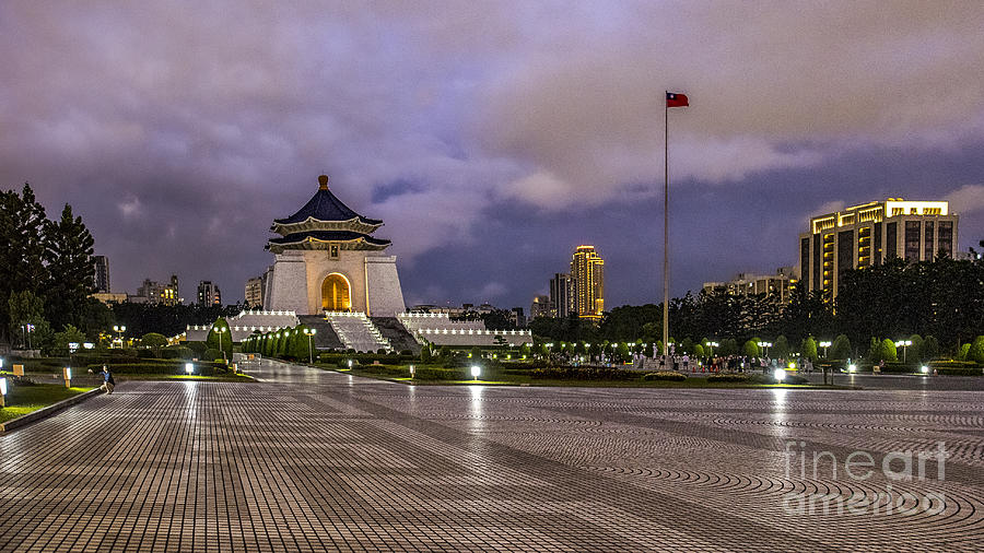 Chiang Kai-shek Memorial Hall Photograph by Travelers Pics