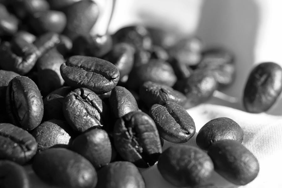 Coffee beans in black and white #1 Photograph by Kongdigital
