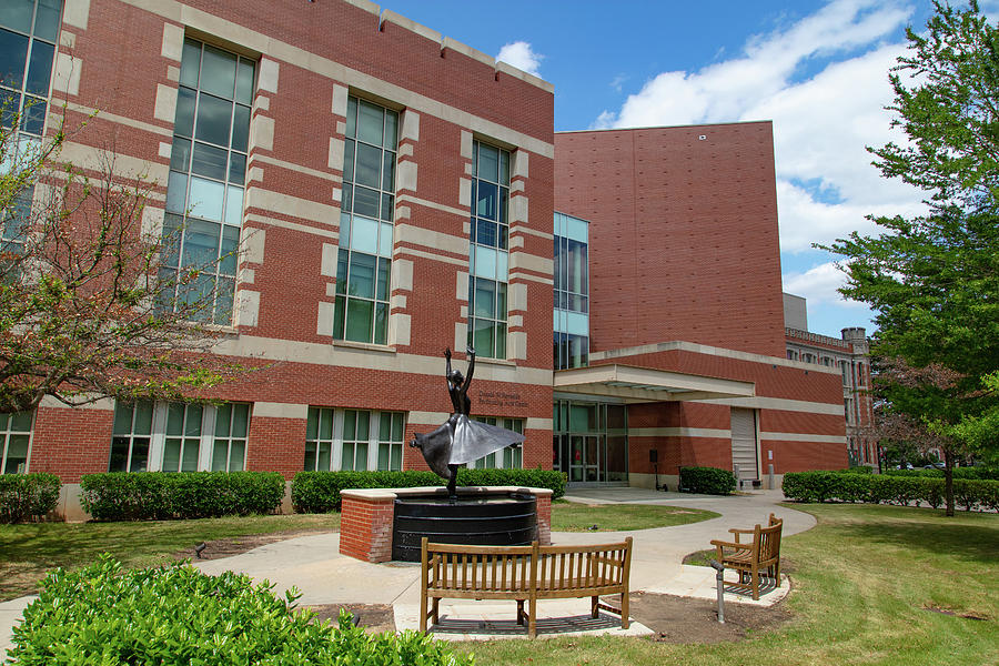 Donald Reynolds Performing Arts Center on the campus of the University ...