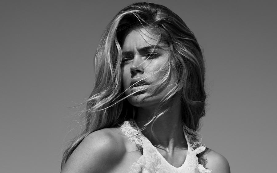 Doutzen Kroes Digital Art by Jamie Williams