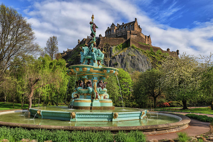 Edinburgh Castle And Ross Fountain #1 Photograph by Artur Bogacki