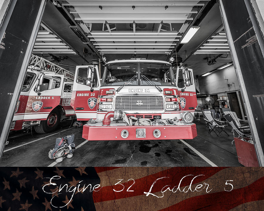 Engine 32 Ladder 5 #1 Photograph by John Angelo Lattanzio