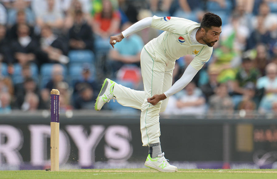 England v Pakistan: 2nd Test - Day Two #1 Photograph by Philip Brown